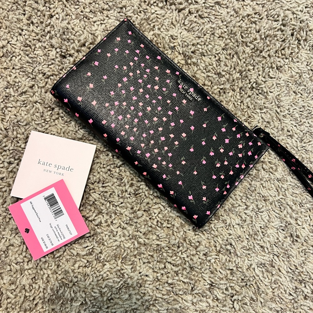Kate Spade wristlet - Picture 2 of 5